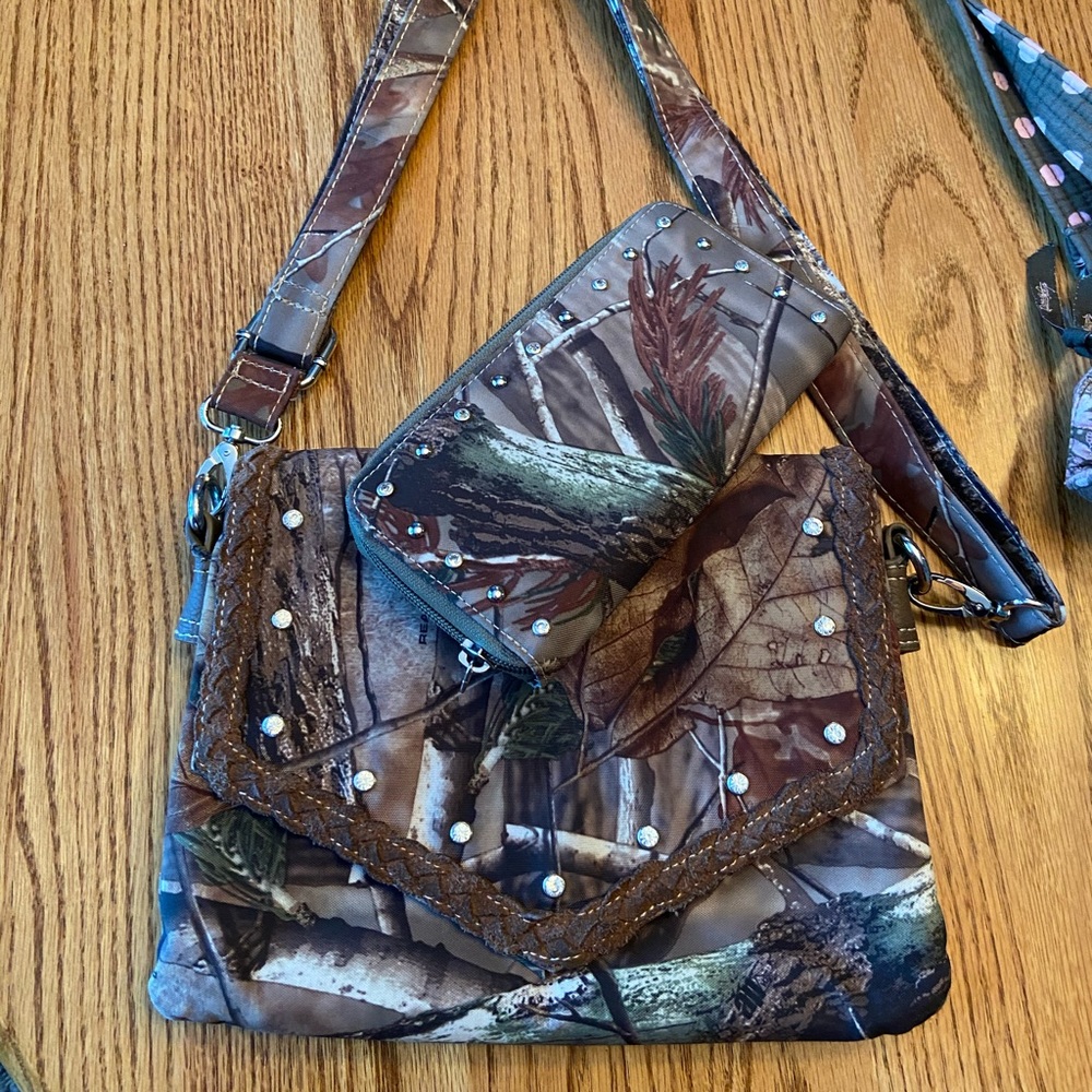 Purses - Picture 2 of 3